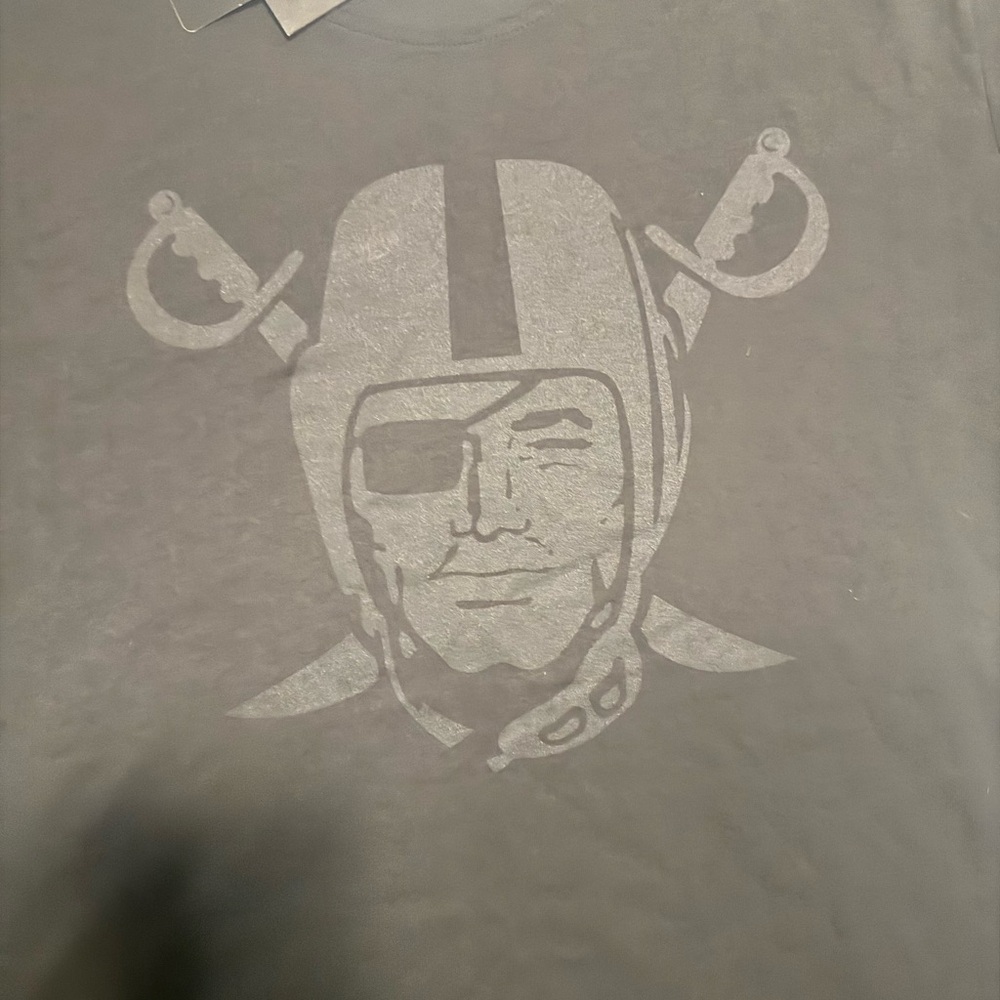 Las Vegas Raiders Pirate Tee - Picture 2 of 10